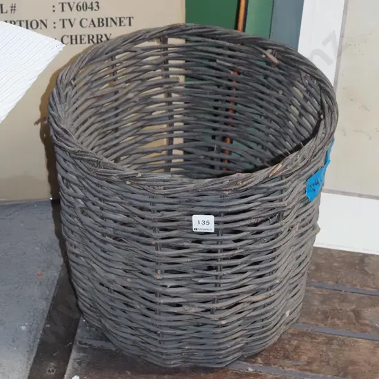 cane basket H340