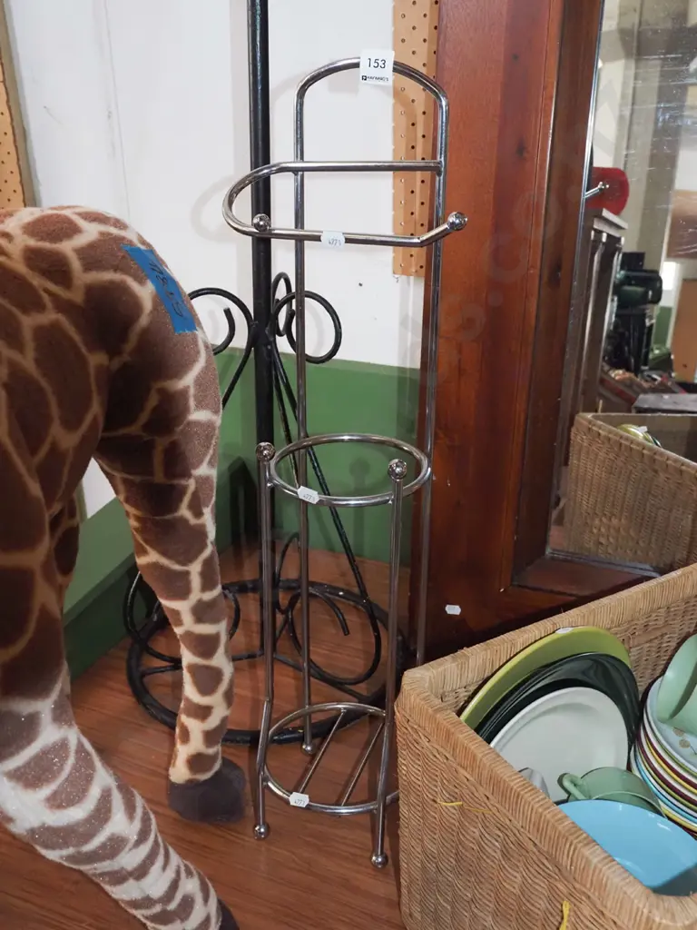 metal and chrome bathroom stand Image 1++