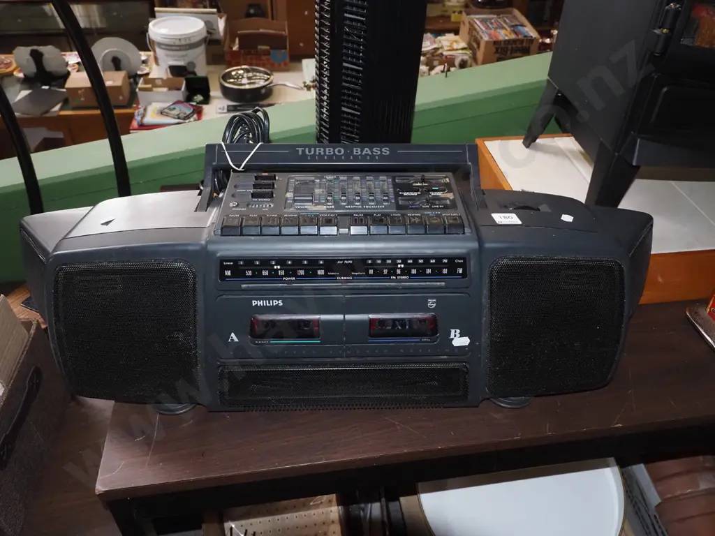 Philips Turbo Base radio cassette player  Image 1++