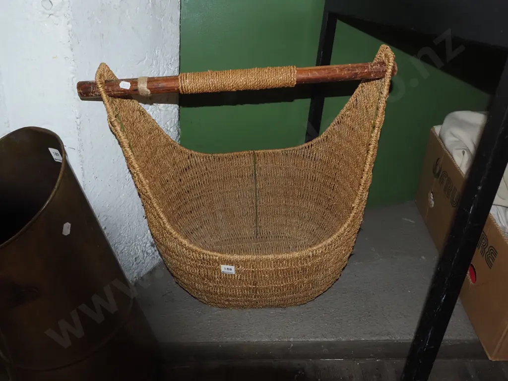 large seagrass wooden handled basket H570 Image 1++