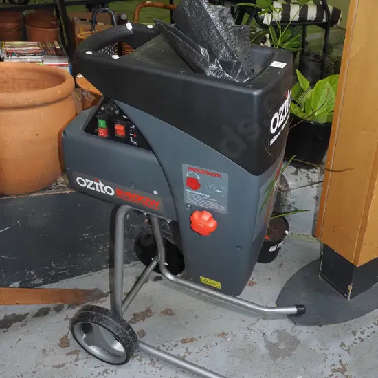 Ozito Silent garden shreader