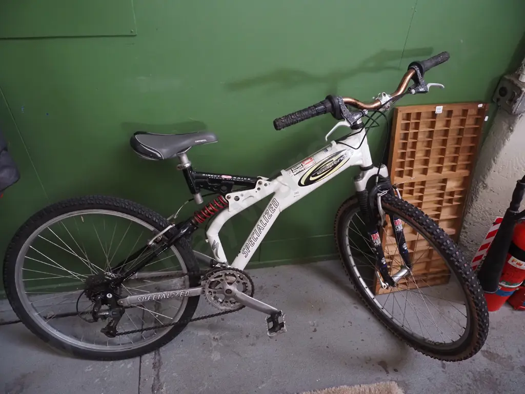 Specialised full suspension mountain bike Image 1++