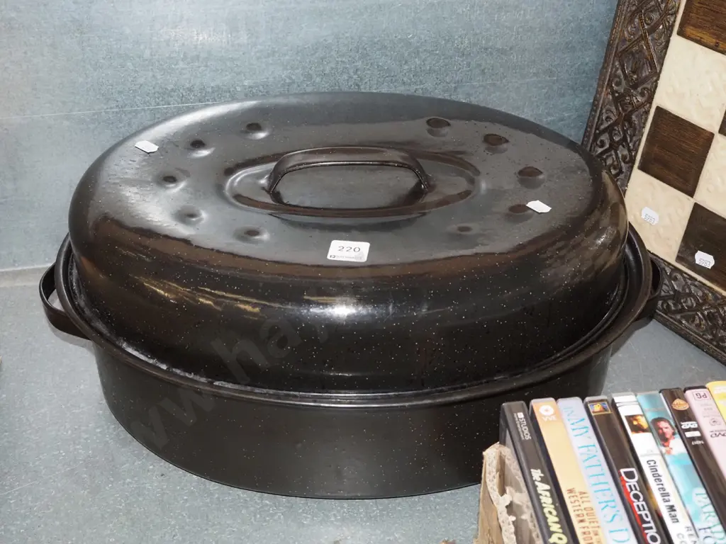 large black enamel roasting dish Diam500 Image 1++