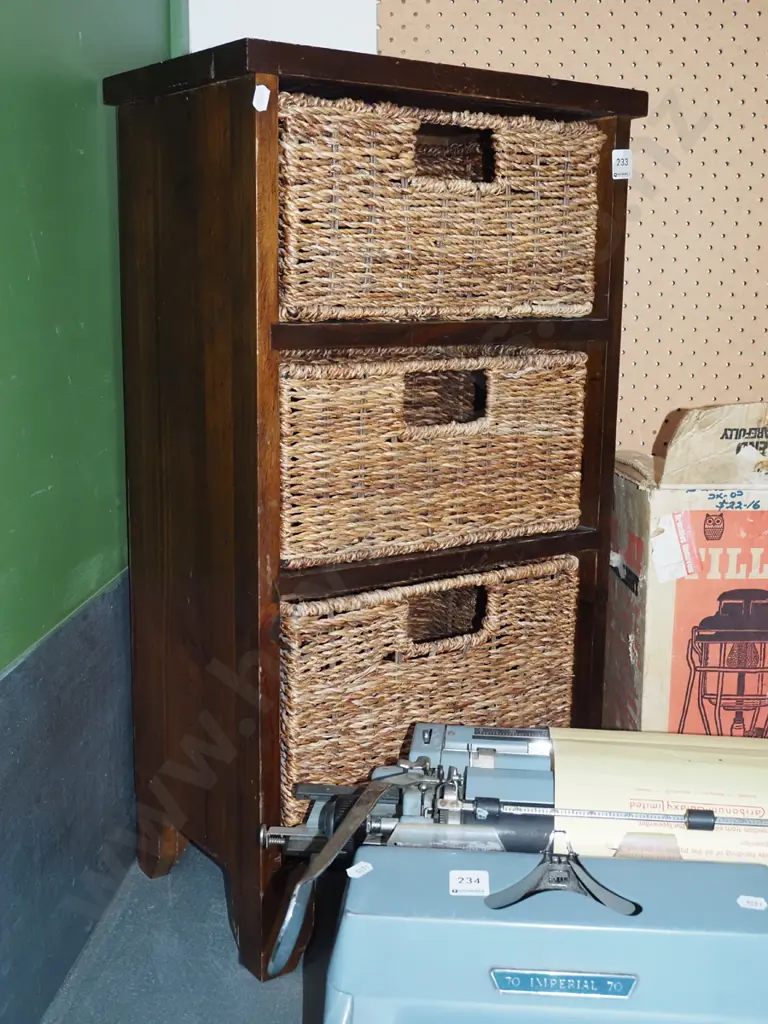 wood storage chest, 3x seagrass baskets H740 w400 Image 1++