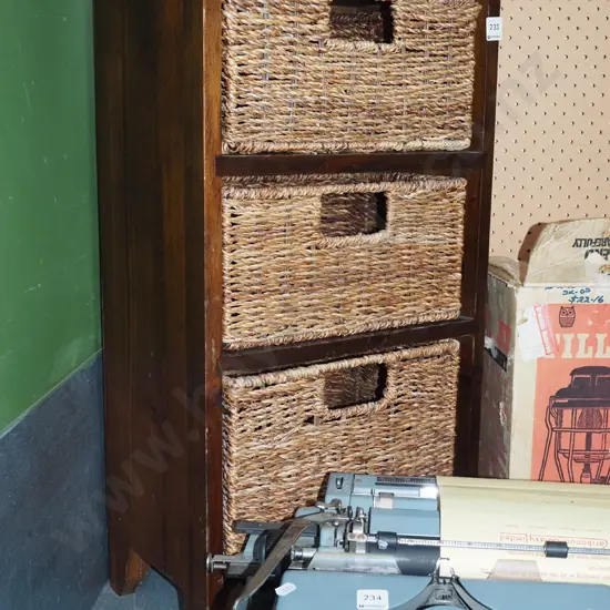 wood storage chest, 3x seagrass baskets H740 w400