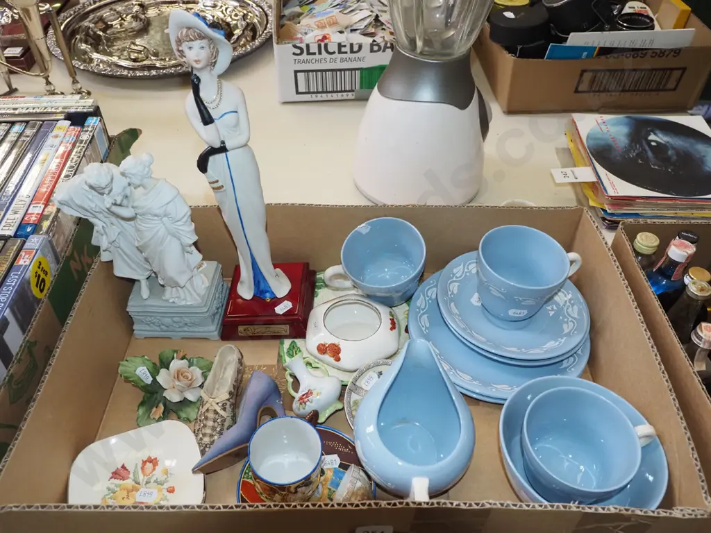 Grindley azure leaf creamer, figurines Tallest H300etc Image 1++