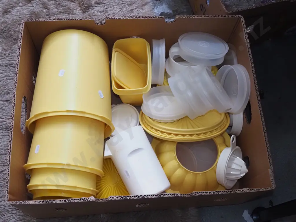 box of tupperware Image 1++