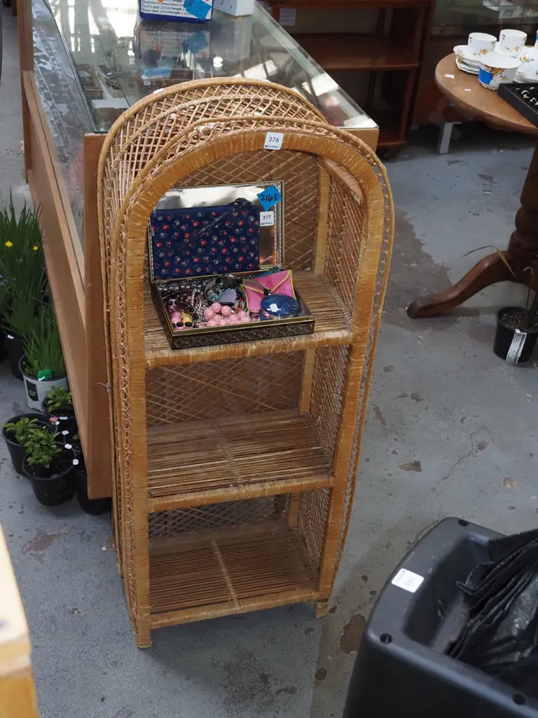 cane and bamboo stand H1130  Image 1++