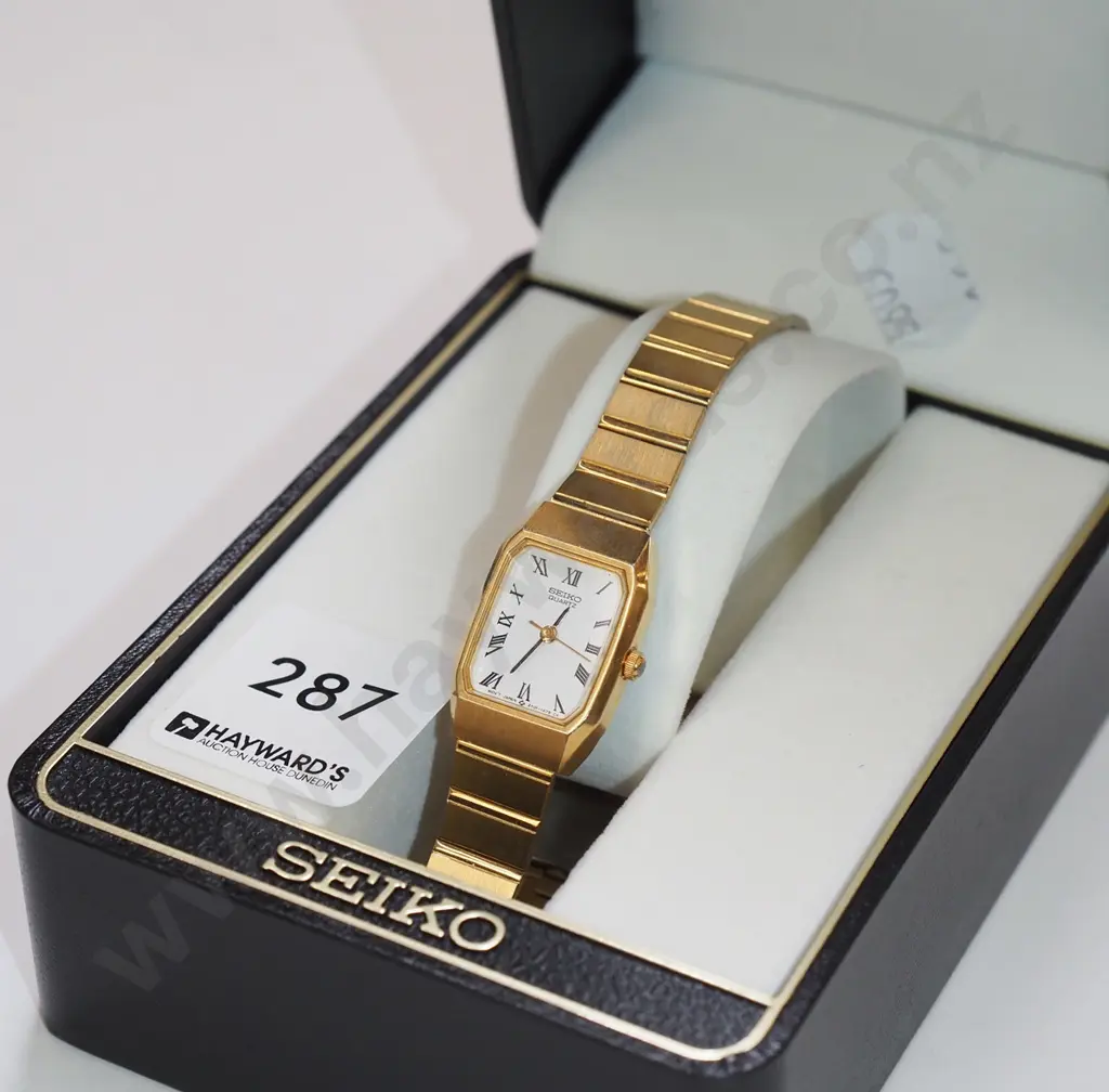 Seiko branded watch in case Image 1++