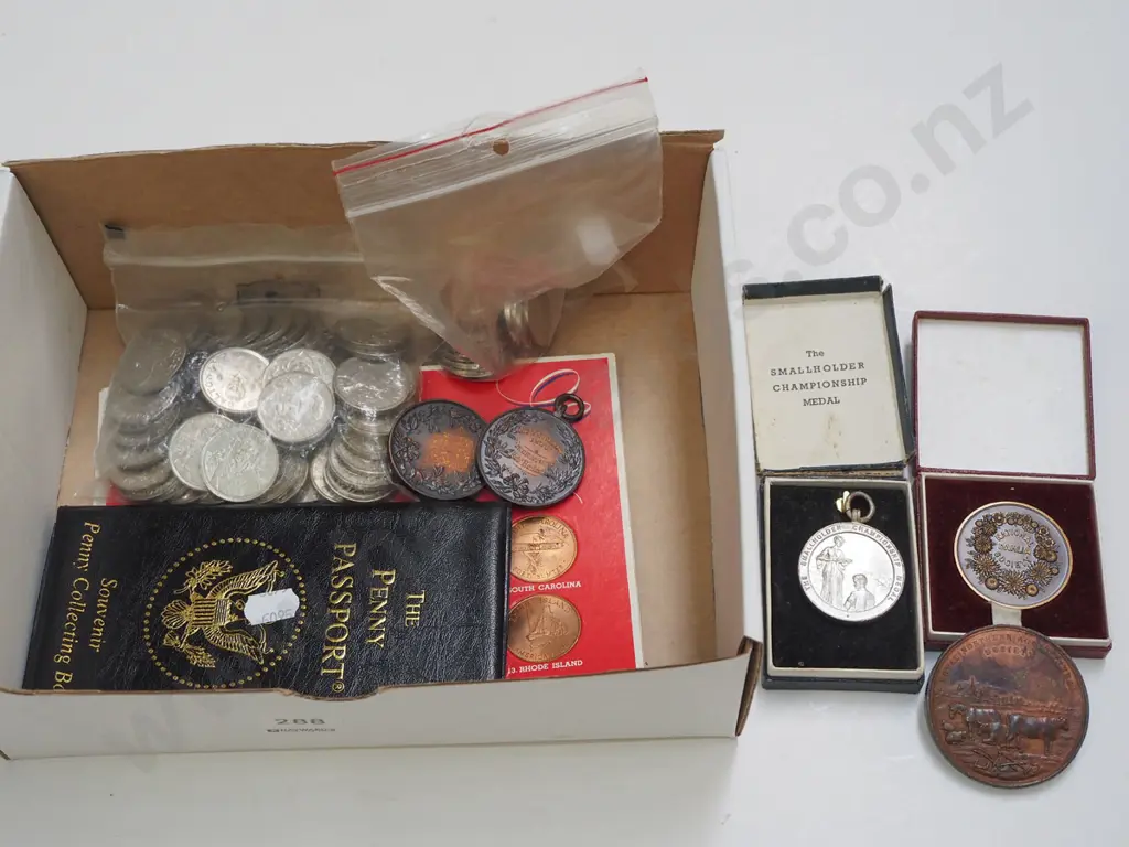 box of various souvenir and other coins Image 1++
