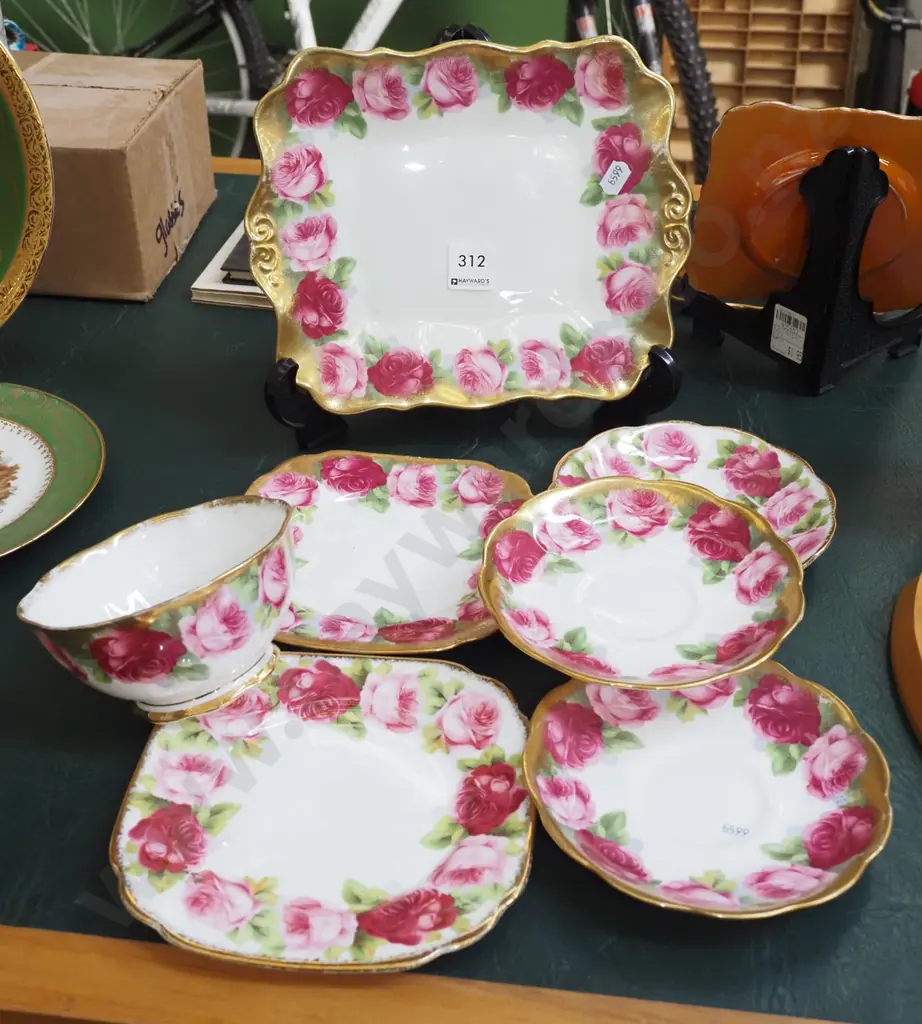 Royal Albert Old English rose cups, plates, bowl Image 1++