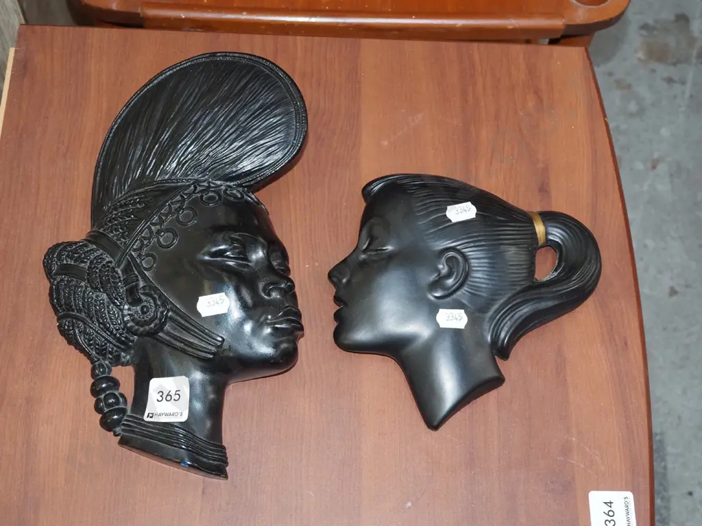 2x female wall silhouettes Image 1++