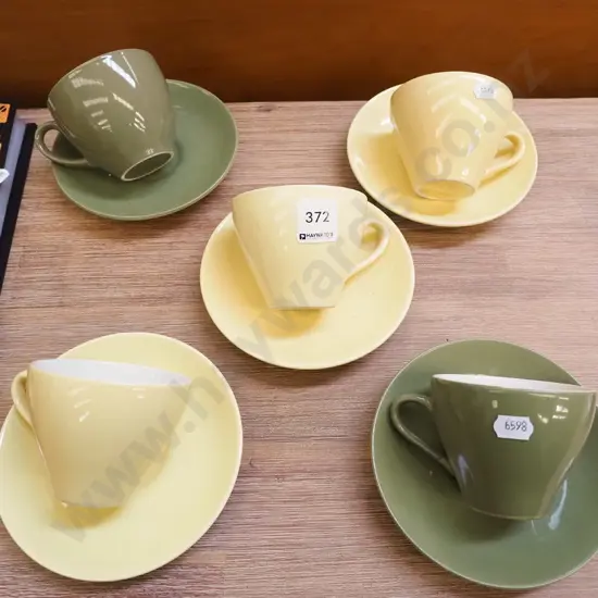 5x Crown Lynn colour glaze cups and saucers