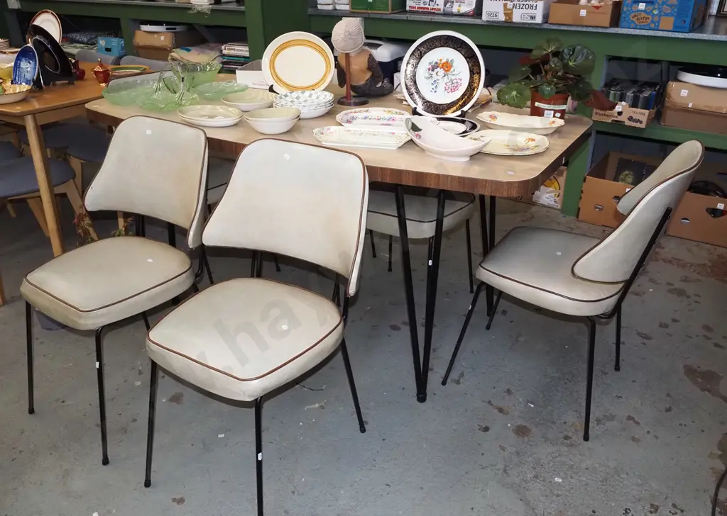 retro formica top metal leg dining table with 6 matching vinyl chairs - table excellent condition Image 1++
