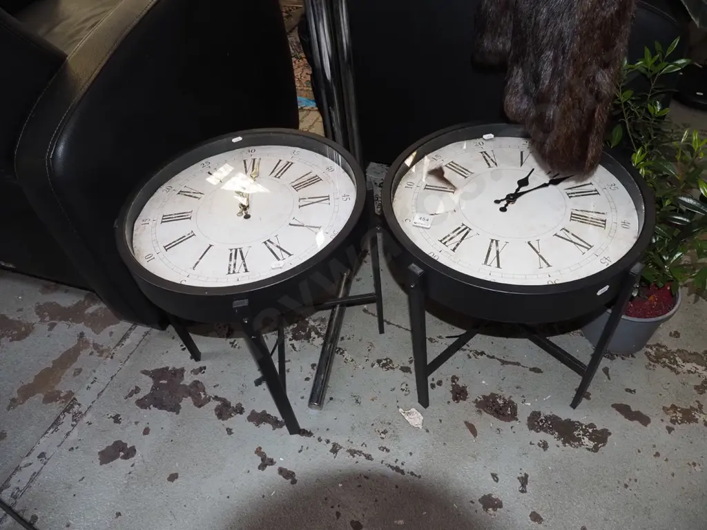 2x small metal clock end tables H390 Diam400 Image 1++