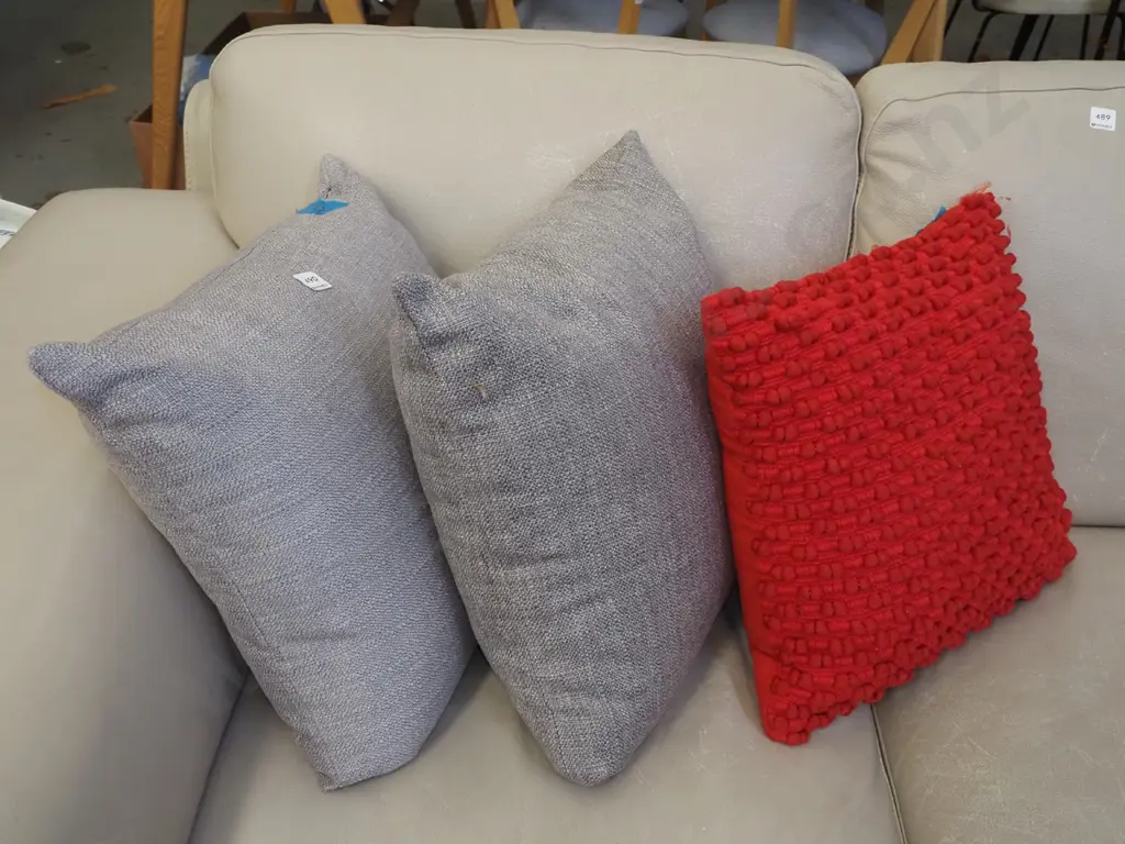 2x grey cushions, 1x red cushion Image 1++