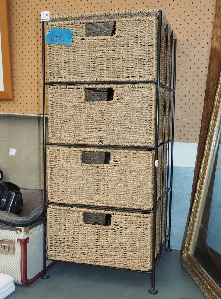 seagrass and metal basket stand, 4x baskets H720  Image 1++