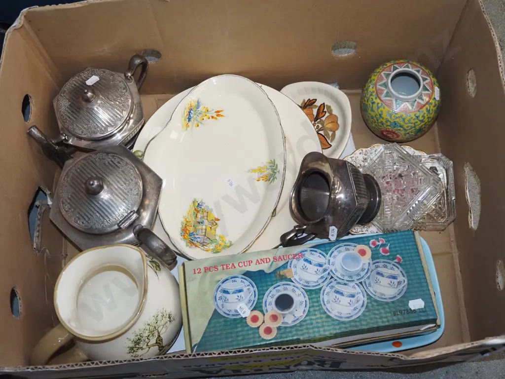 box; plated ware, plates, cup and saucer set etc Image 1++
