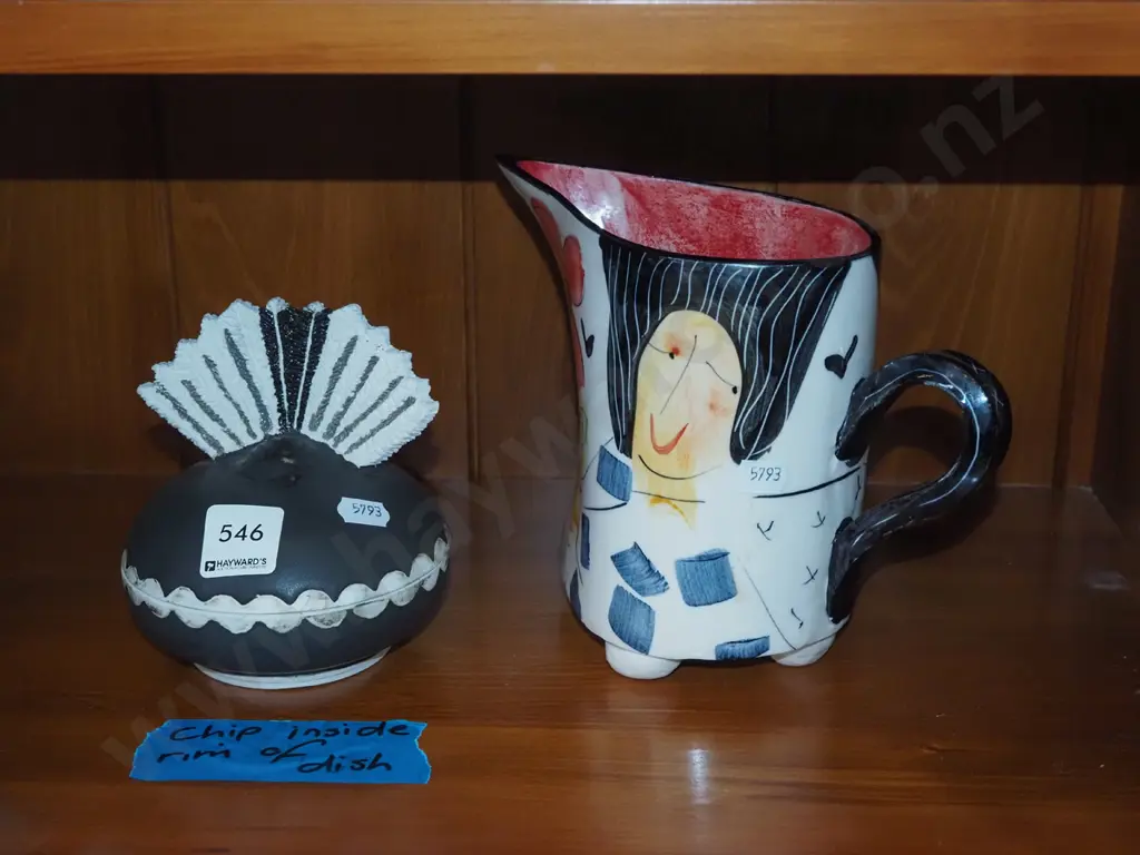 Laughing Fish pottery hand painted jug and cover pot - has chip to rim Image 1++