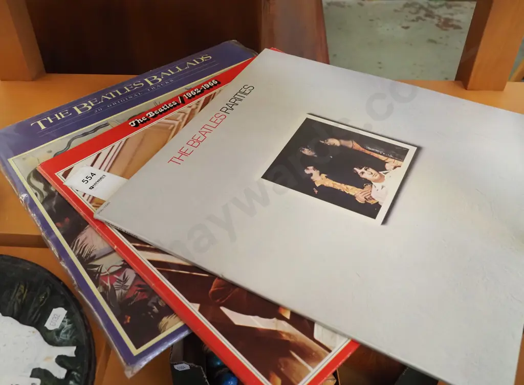 4x Beatles LPs Image 1++