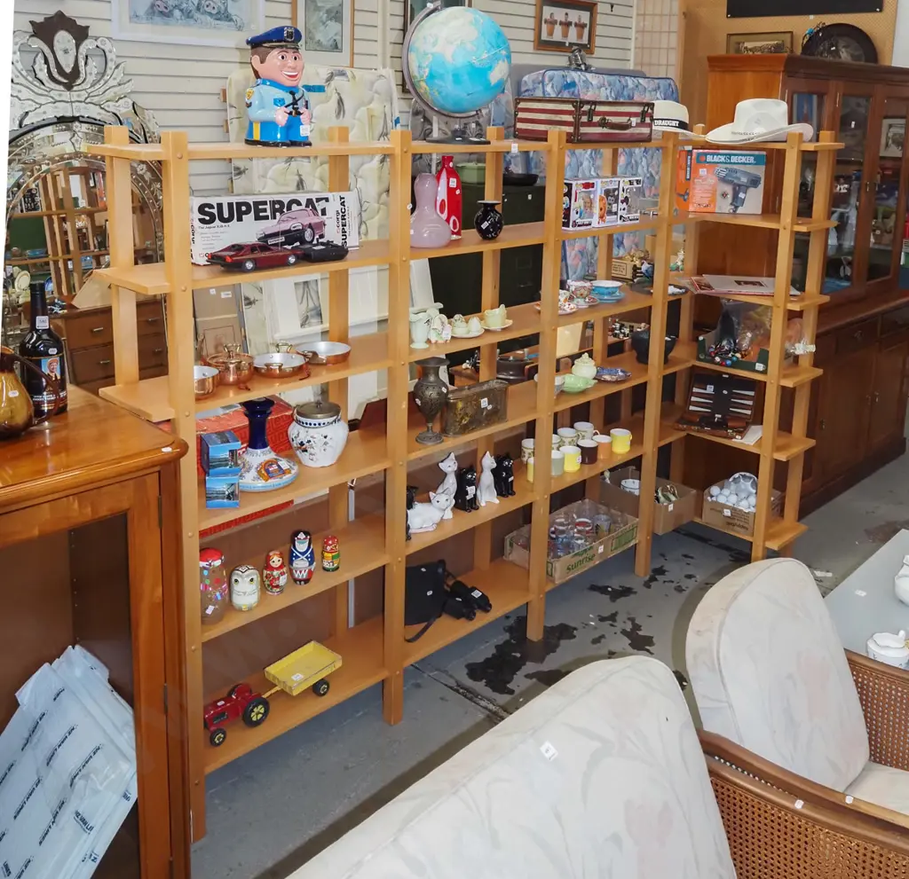 solid rimu and rimu veneer right angle shelf unit H1700 W2500 Shelf D290 return 670 Image 1++