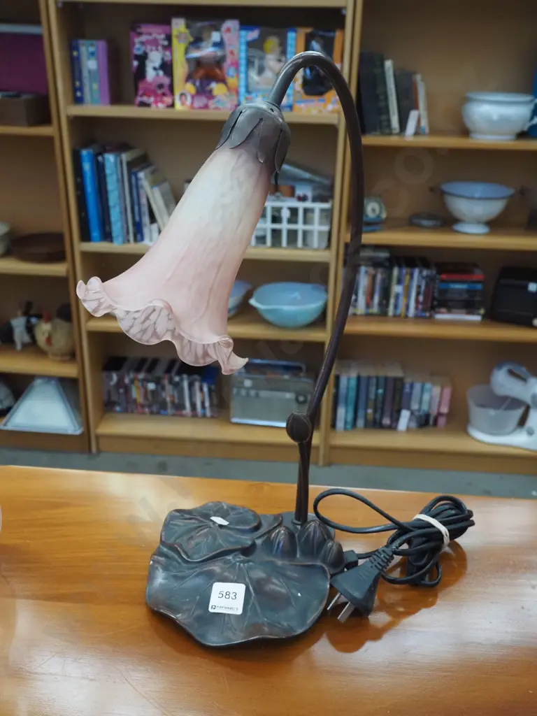 reproduction lily pad swan neck table lamp Image 1++