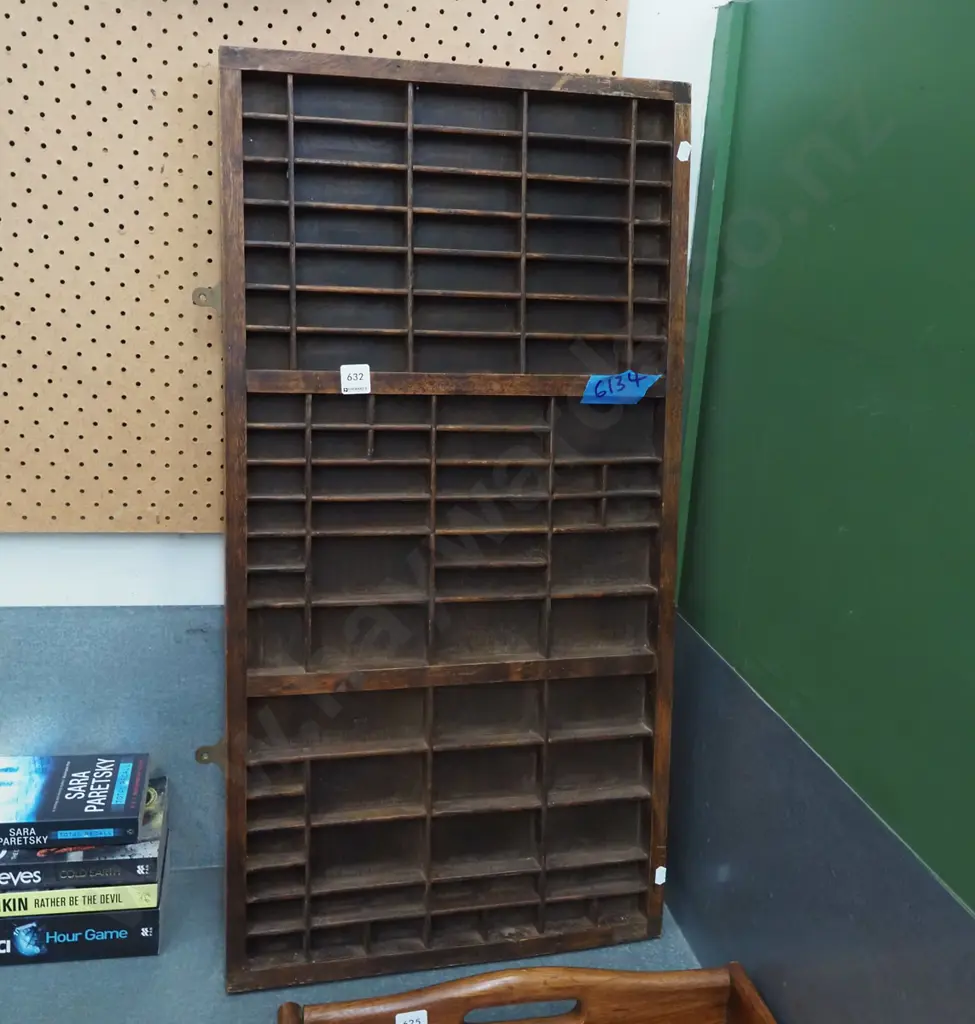 typesetter's tray Image 1++