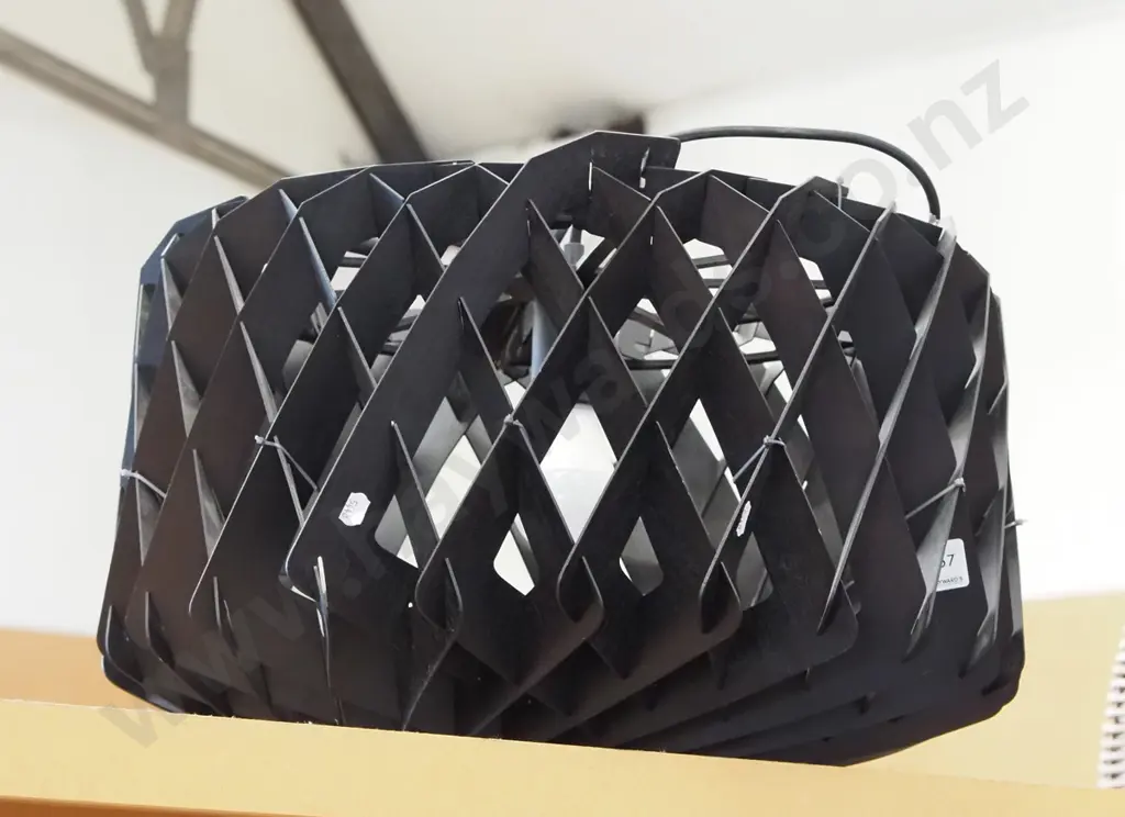 black plastic pendant light fitting Image 1++