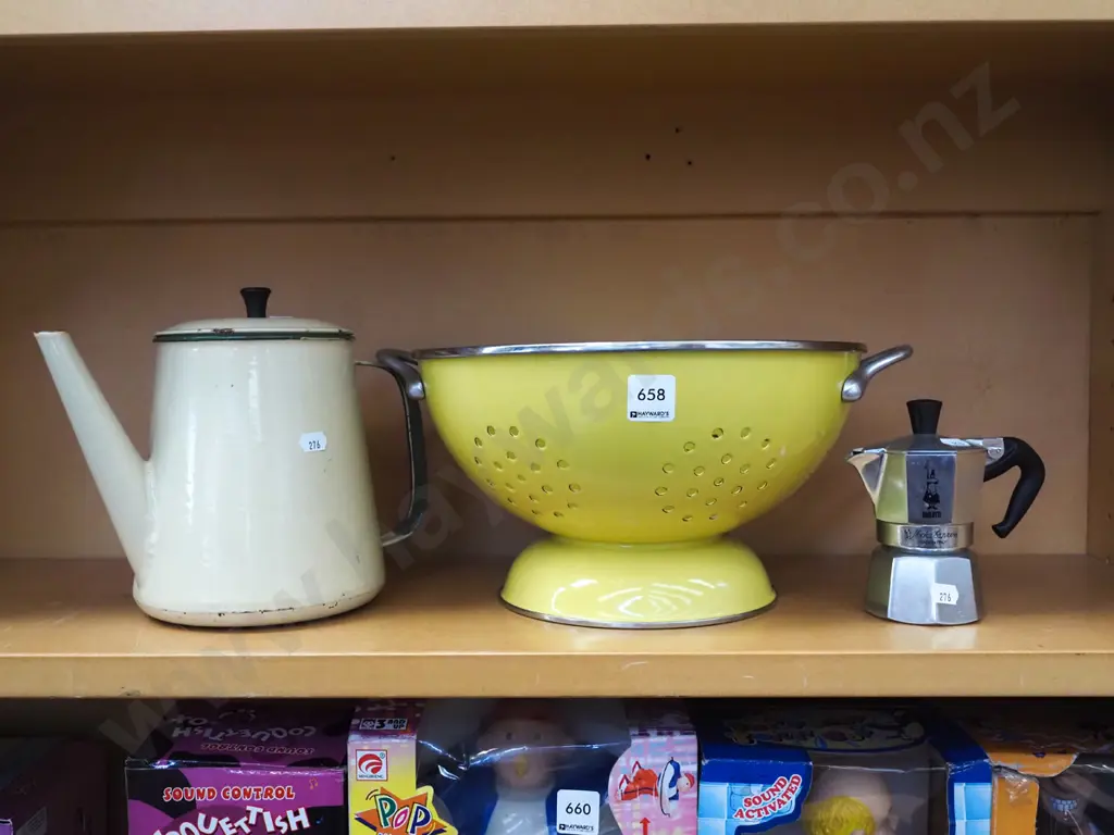 enamel teapot, stove top espresso, colander Image 1++