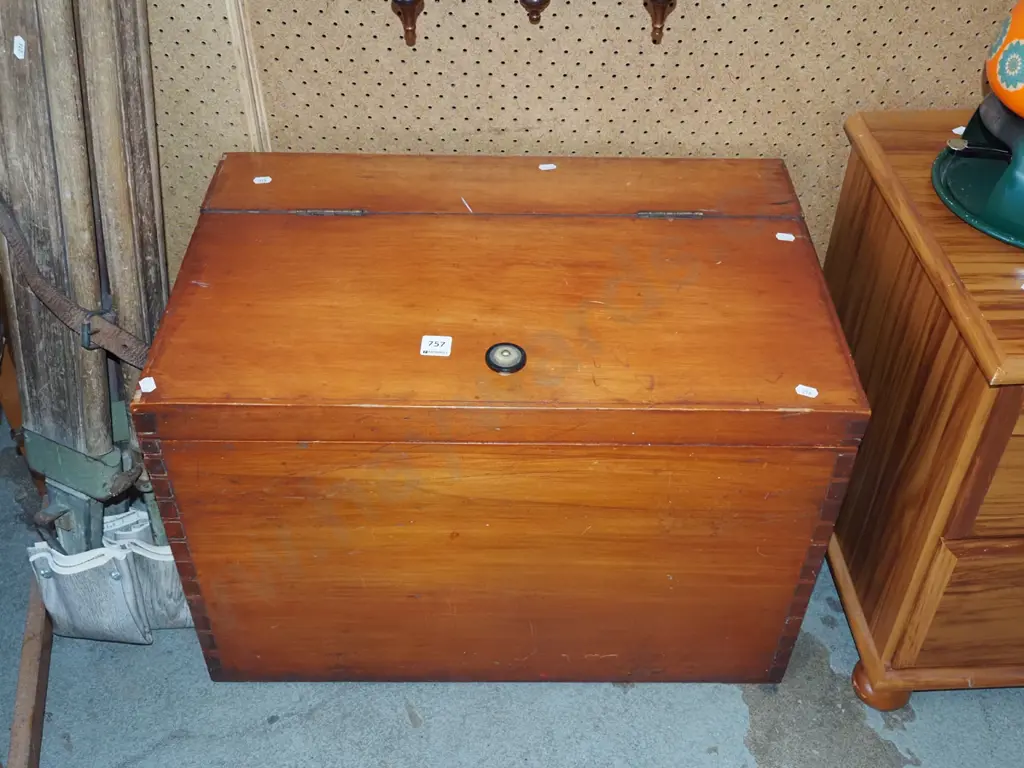 lift top rimu storage box H390 W590 D380 Image 1++