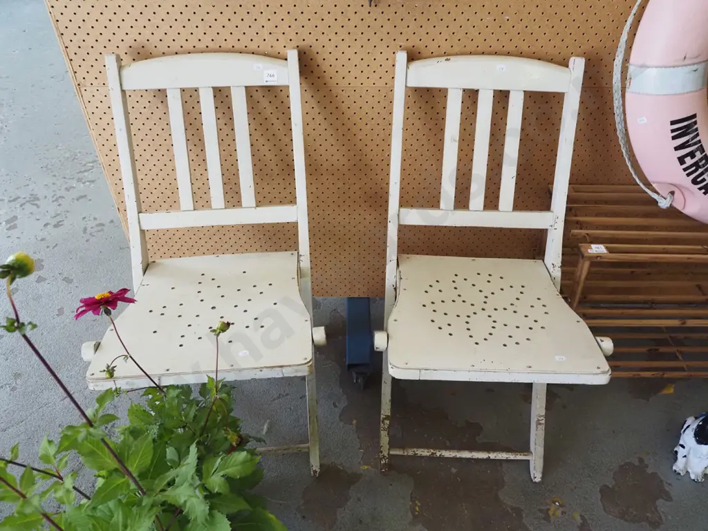 2x painted wooden foldaway deck chairs Image 1++