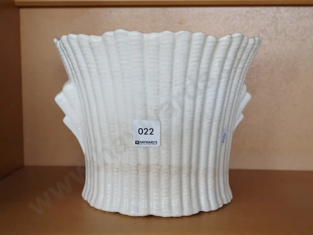 Falcon Ware jardiniere - staining Image 1++