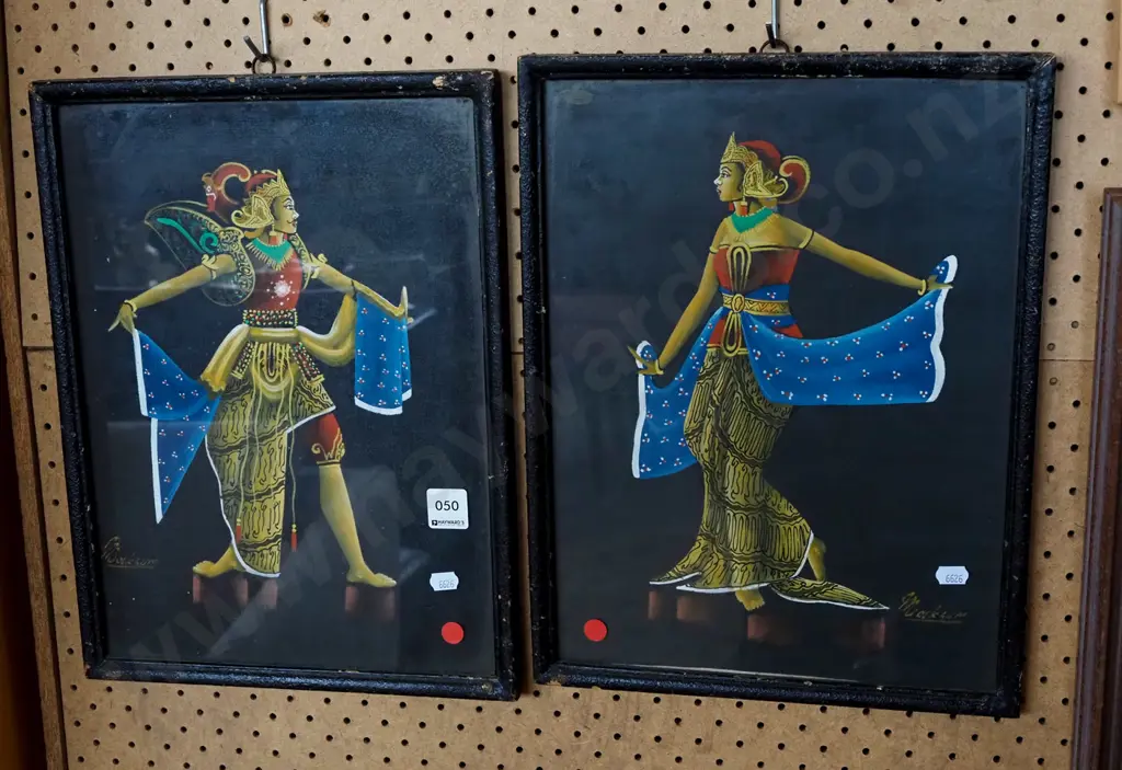 2x Indonesian prints - red dots Image 1++