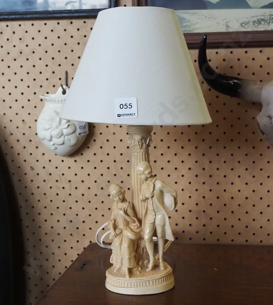 composite figural table lamp H370 Image 1++