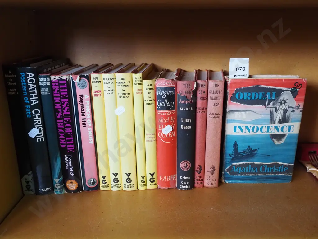 various books Image 1++