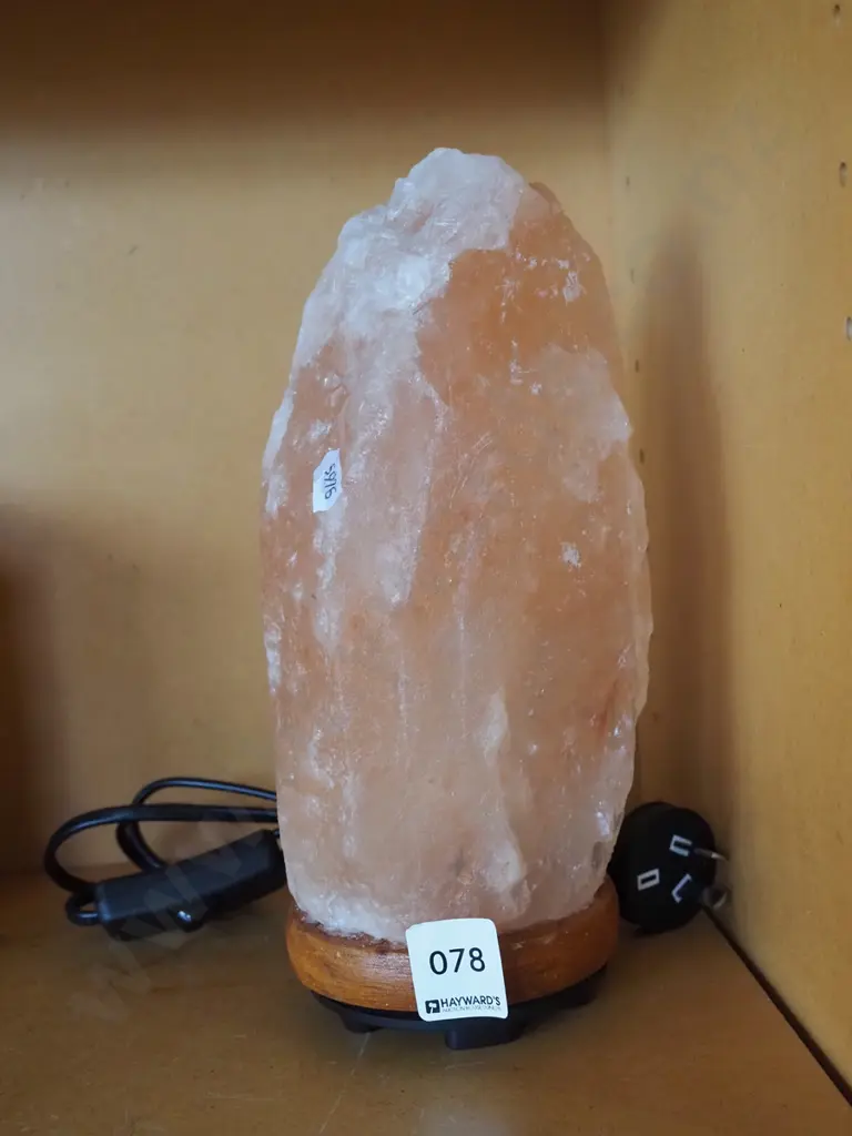 rock salt table lamp Image 1++
