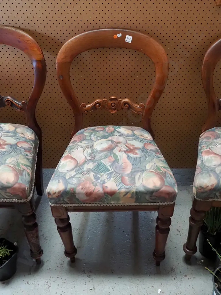 4x mahogany turned leg dining chairs Image 1++