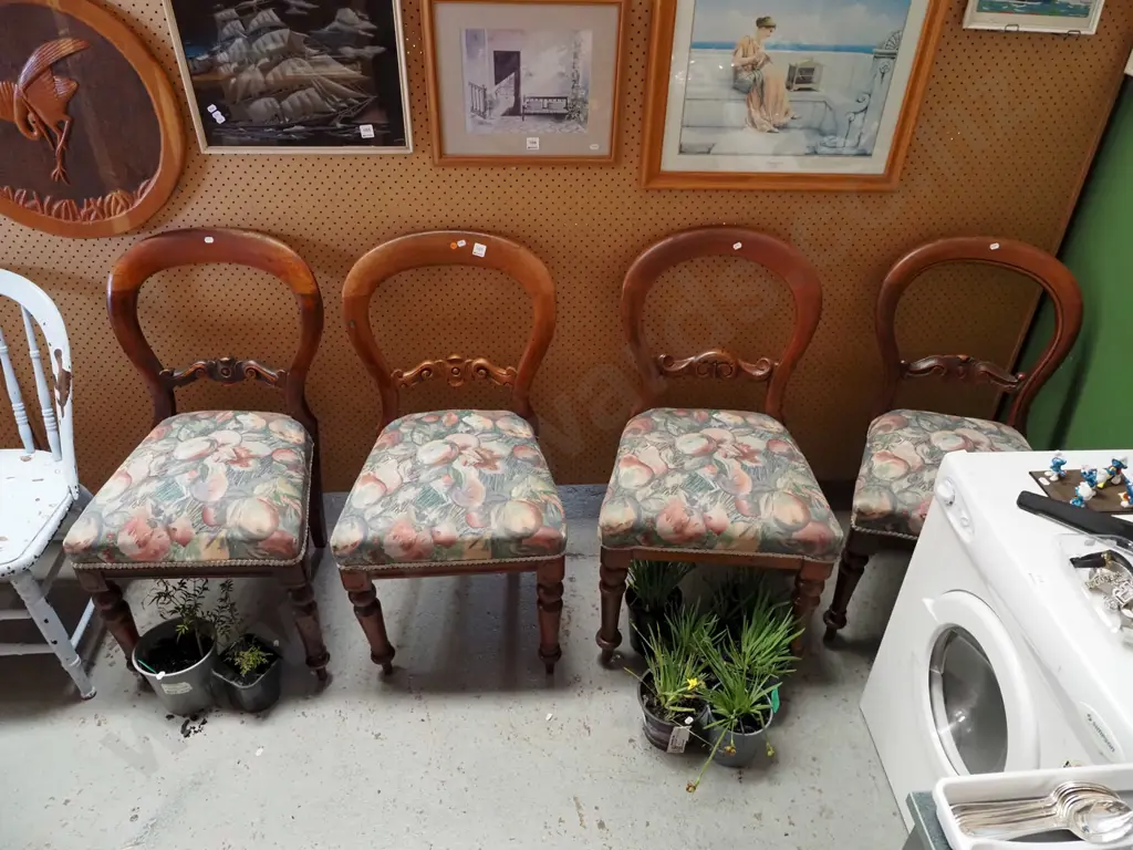 4x mahogany turned leg dining chairs Image 1++