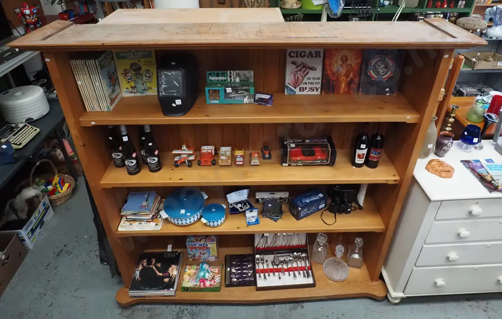 bespoke rimu bookcase with tongue and groove backing, thick rimu sides and shelves H1900 W1960 D410 Image 1++