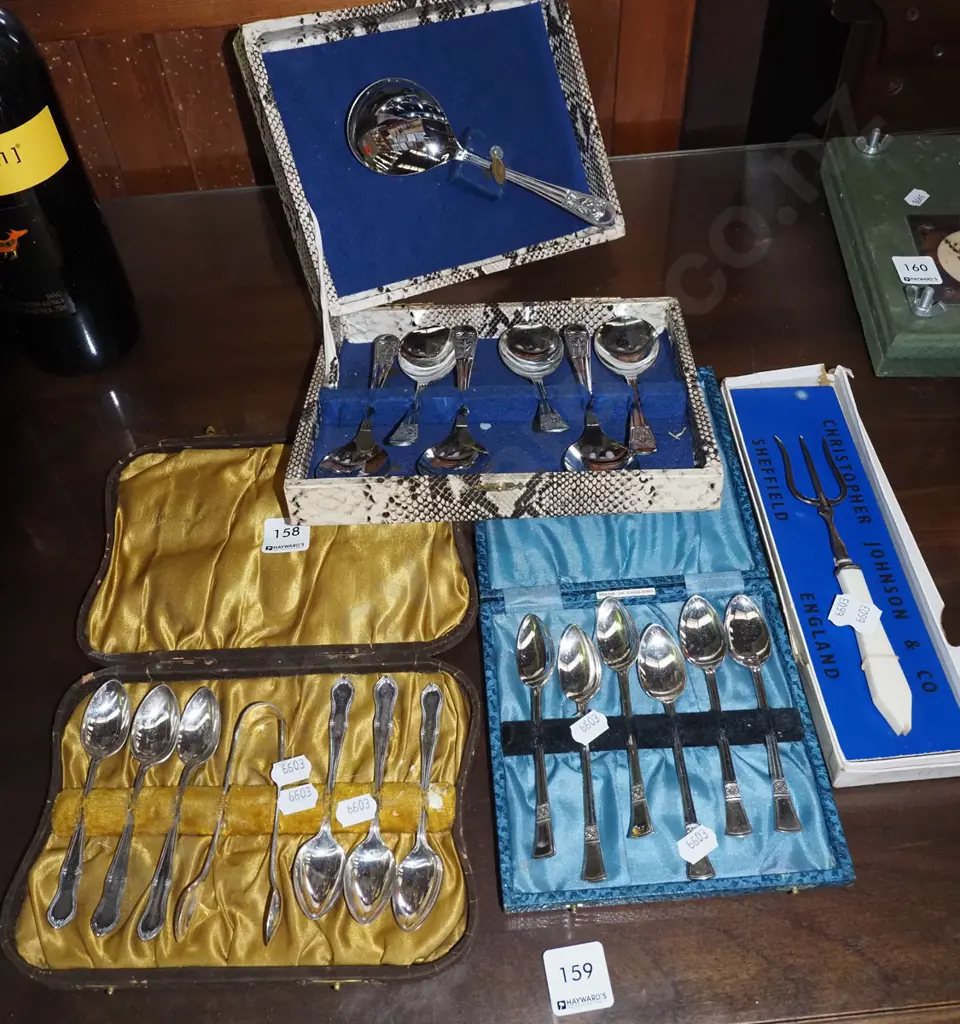 cased cutlery Image 1++