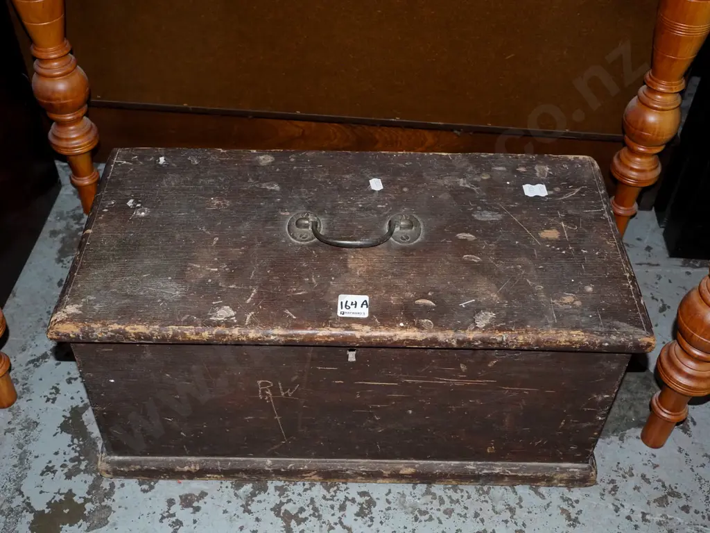 vintage small tool or storage chest - damage and wear Image 1++