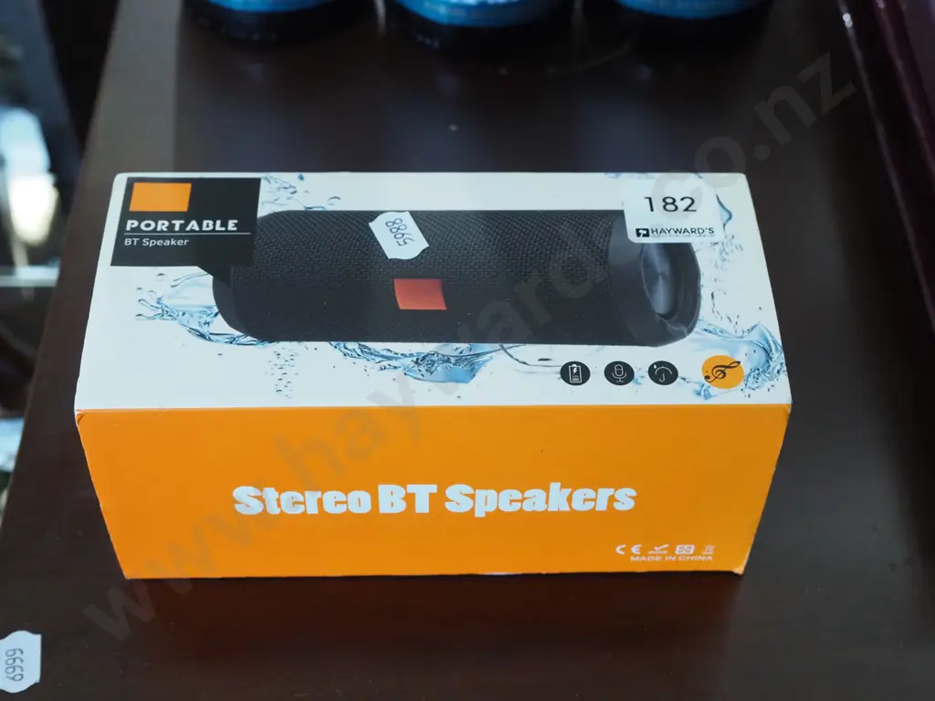 boxed portable blue tooth speaker Image 1++