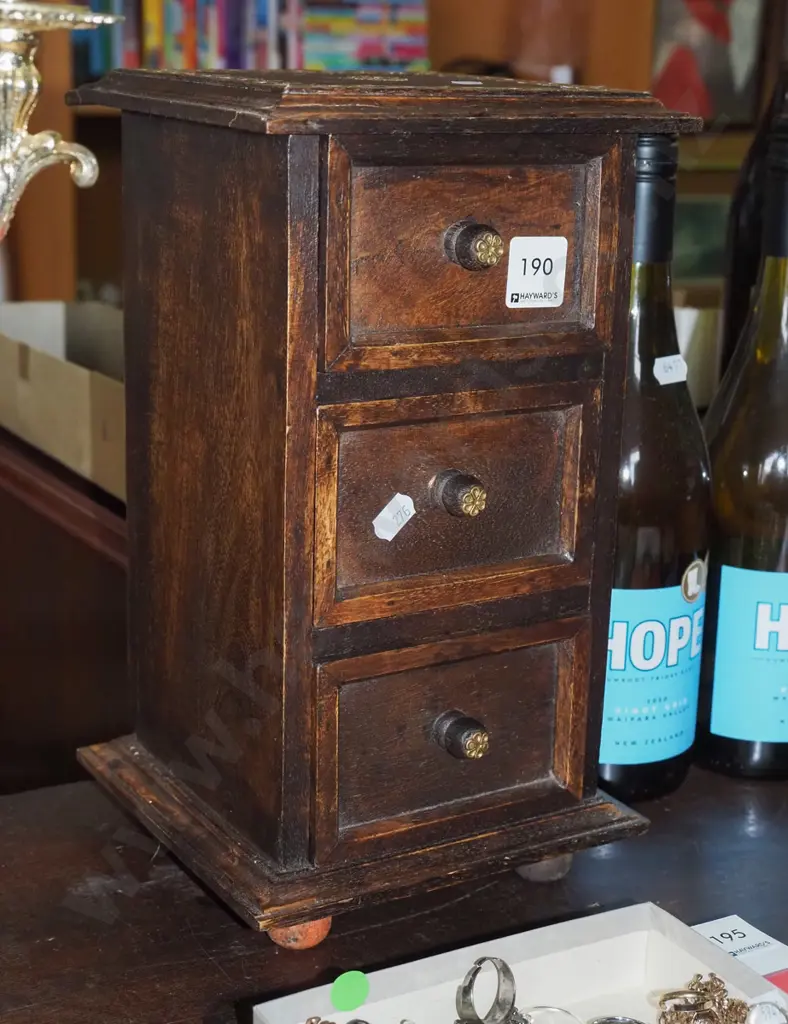 small 4 drawer wood and brass chest H320 Image 1++