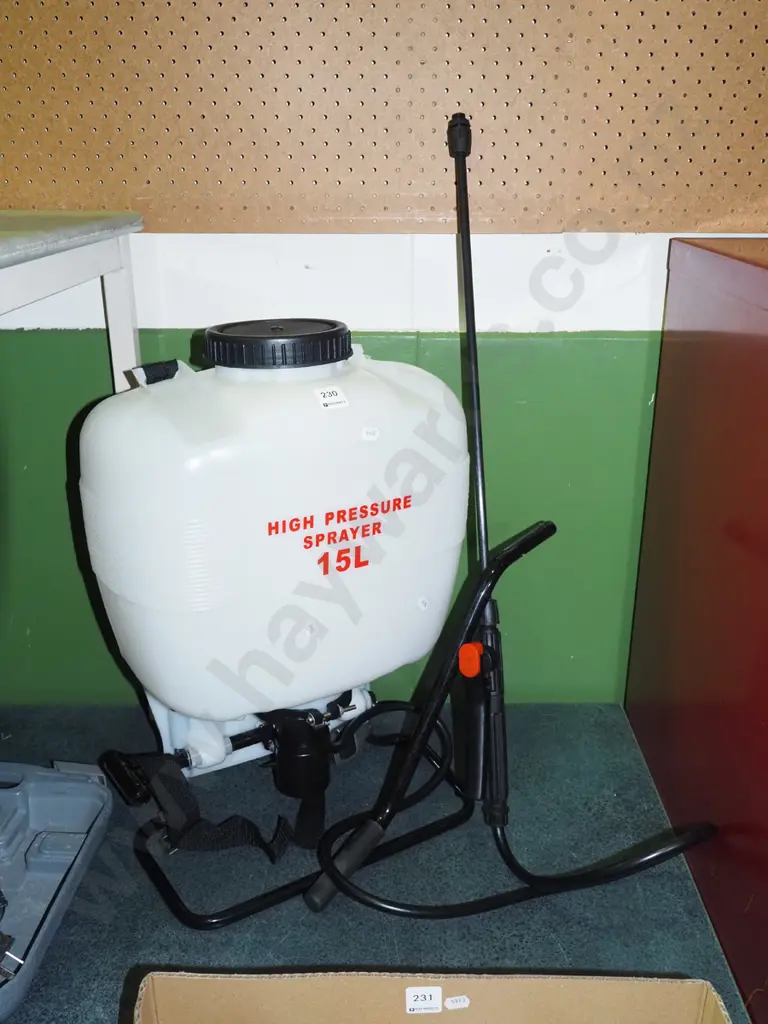 15L backpack sprayer Image 1++
