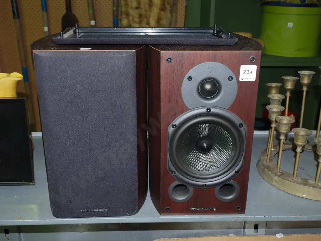 pair of Wharfedale bookcase speakers Image 1++