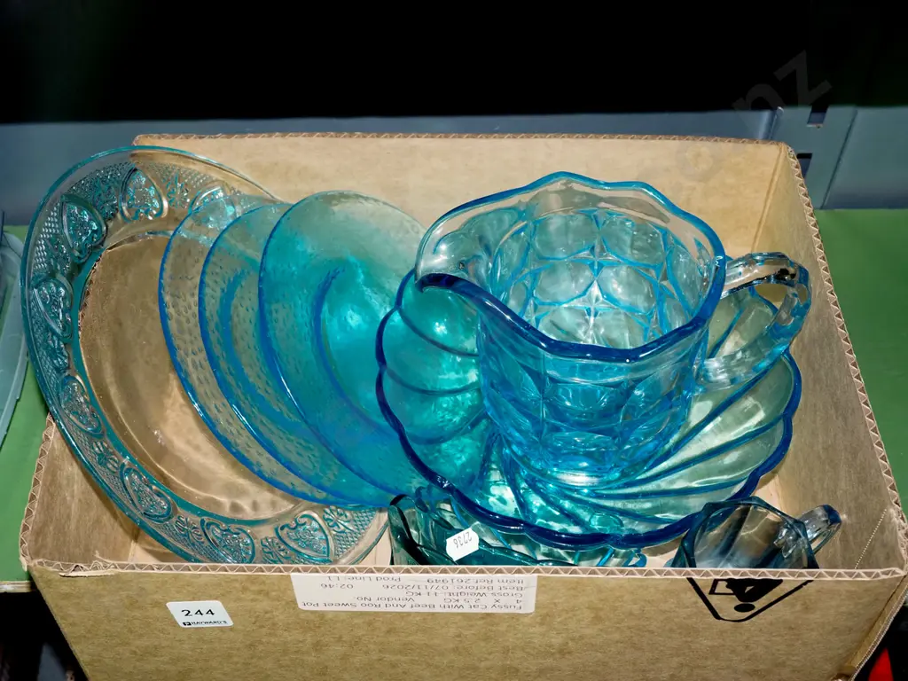 box of blue glass ware, plates, bowl etc Image 1++