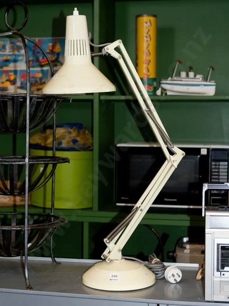 anglepoise lamp  Image 1++