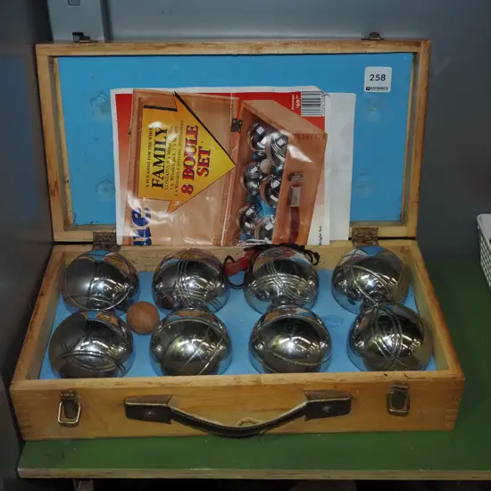 wood cased petanque set
