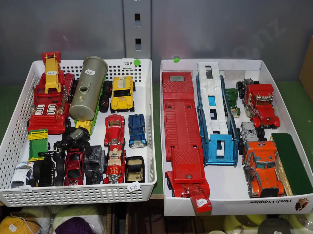 2x trays of toy vehicles - green dots Image 1++