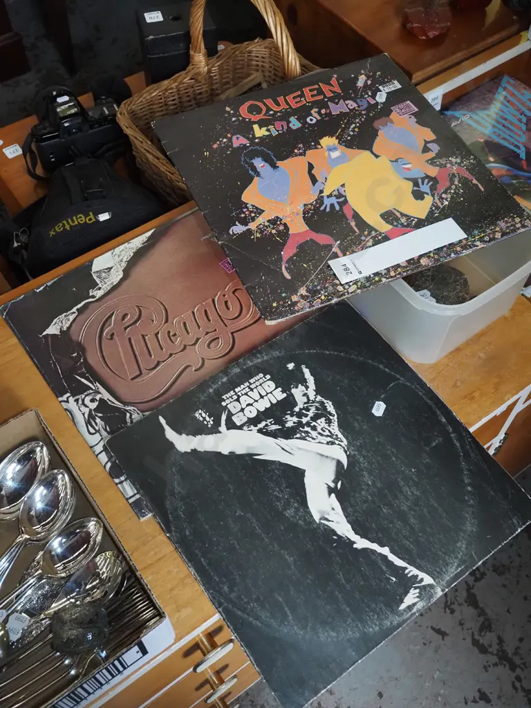LPs; David Bowie, Queen, Chicago Image 1++
